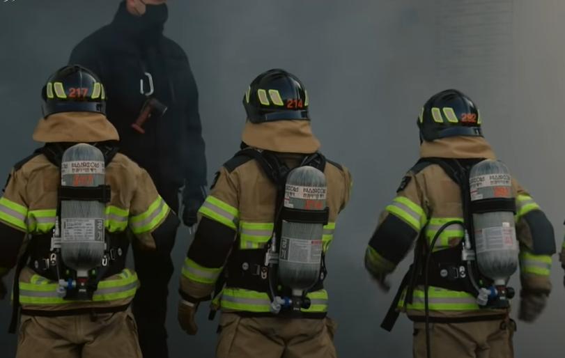 耗资7亿“复活”女儿后，她让患癌去世的母亲重生，惹哭网友：太心酸了