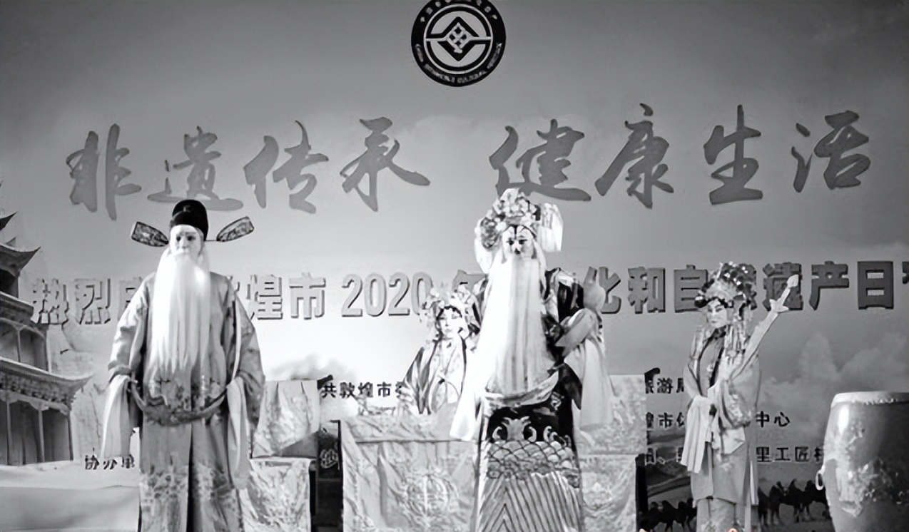 男子也能成为绣花郎！他靠一根绣花针就能带领乡亲们脱贫致富！