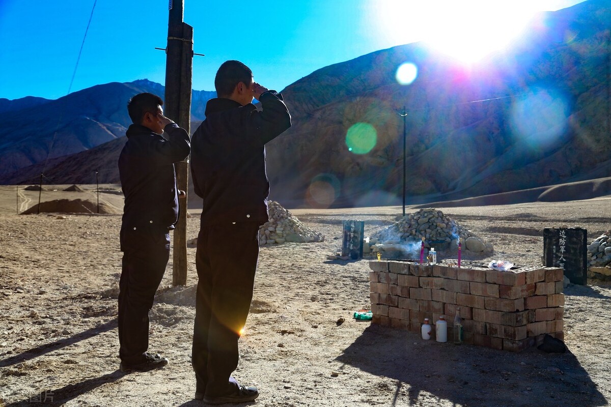 美国向中国澄清3件事，中美已在“战争边缘”？中国要“抓内鬼”