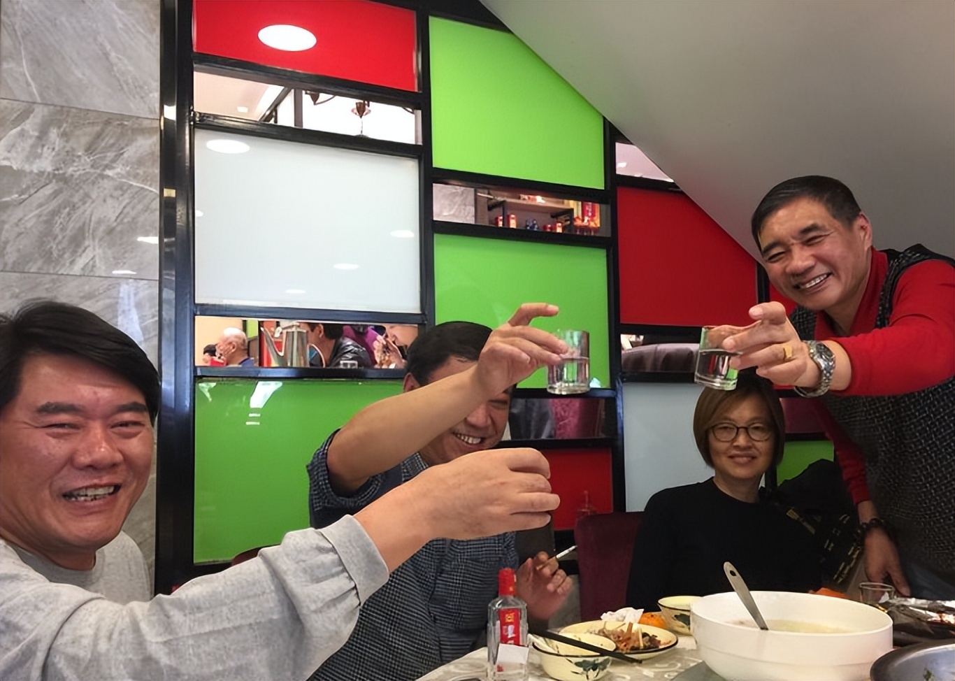 啤酒与白酒几比几喝才算公平,啤酒与白酒比例怎么样才算公平