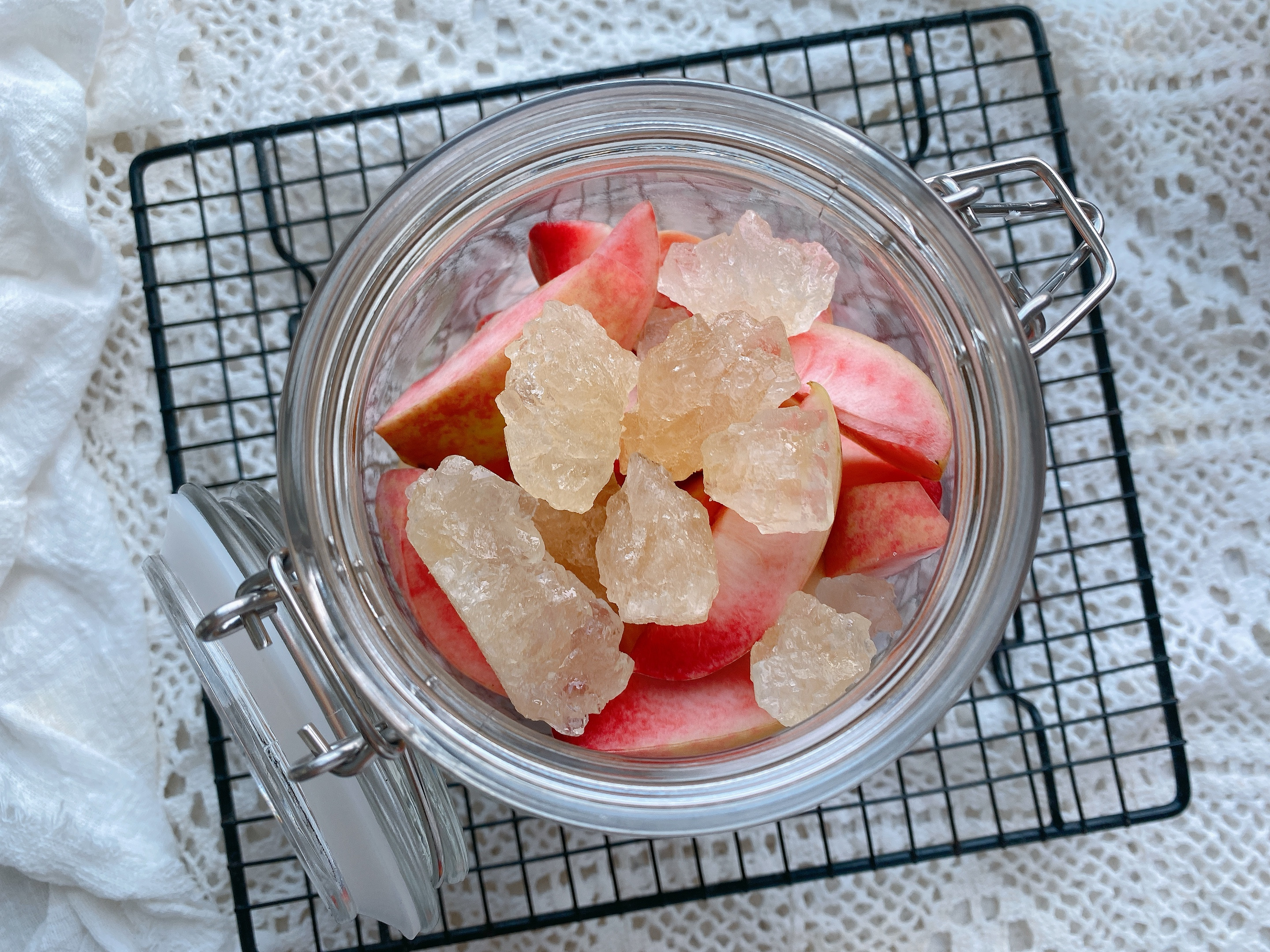 桃子酒的家庭简单酿制方法,如何酿制桃子酒好喝