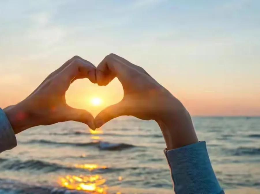 和大叔谈恋爱什么感觉视频,和大叔聊天好像热恋的感觉