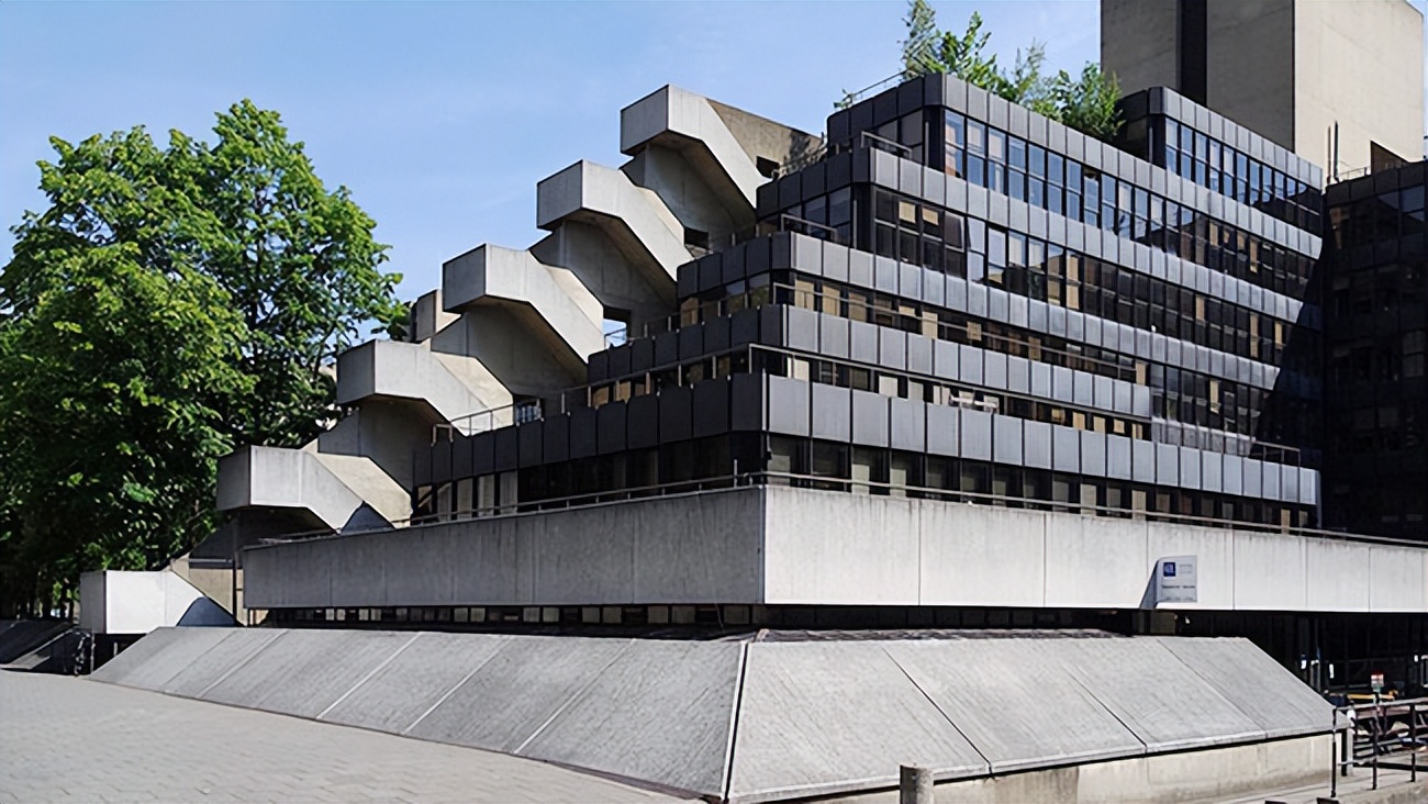 英国留学院校丨伦敦中心的顶级名校：伦敦大学学院