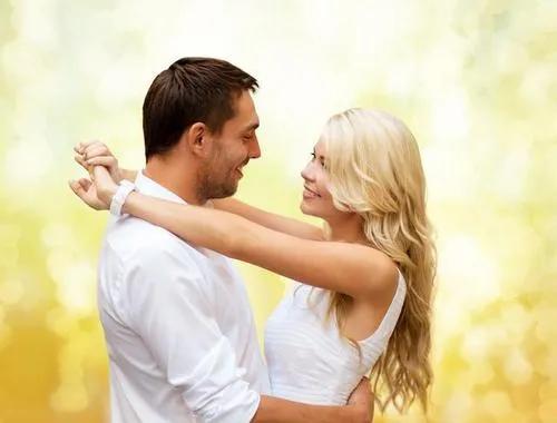 整天怀疑老公的女人怎么办,成天怀疑老公的女人