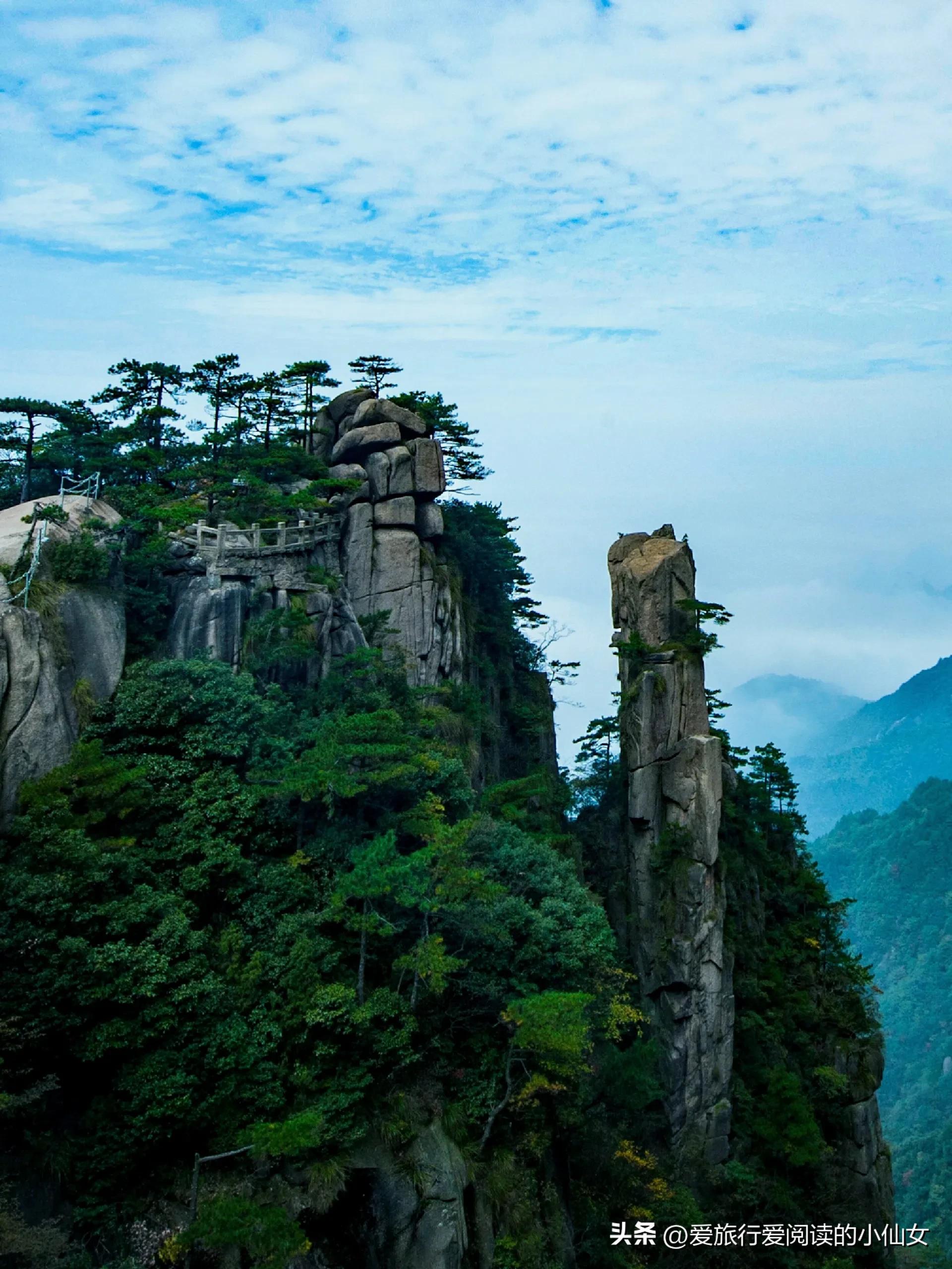 莲花佛国九华山世界上最高的地藏圣像大铜像九华山祈福旅游攻略