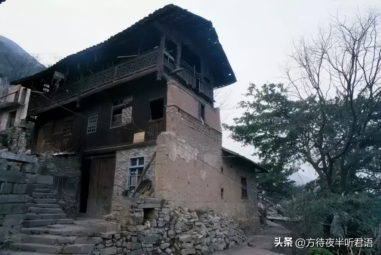 人间梦幻古建筑,仙境云雾缭绕古建筑
