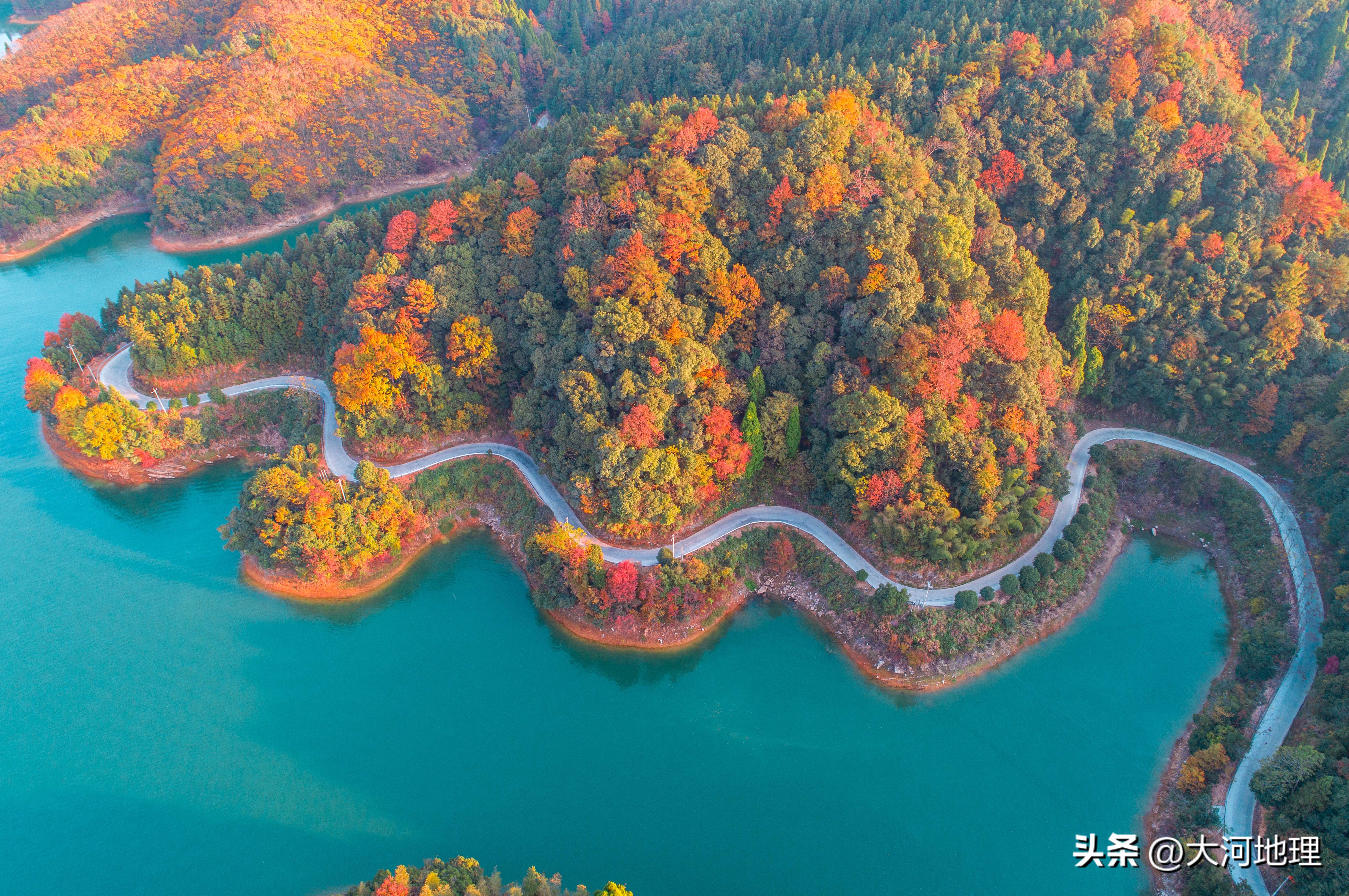 中国南方这30个景点,难说多知名,但敢说它的秋色最艳最浪漫