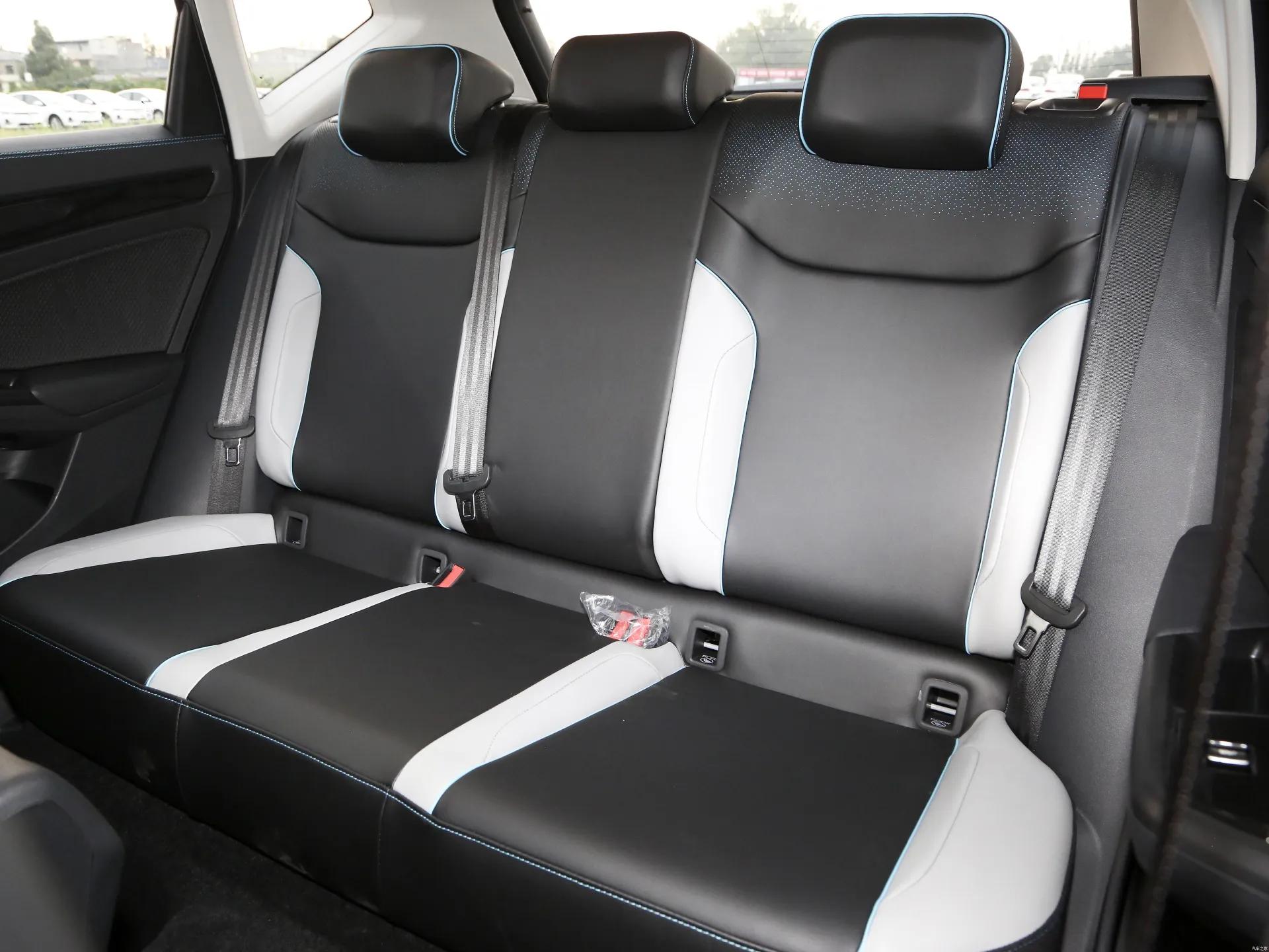 新捷达vs5高光版内饰配件讲解,23款新捷达vs5高光版落地多少钱