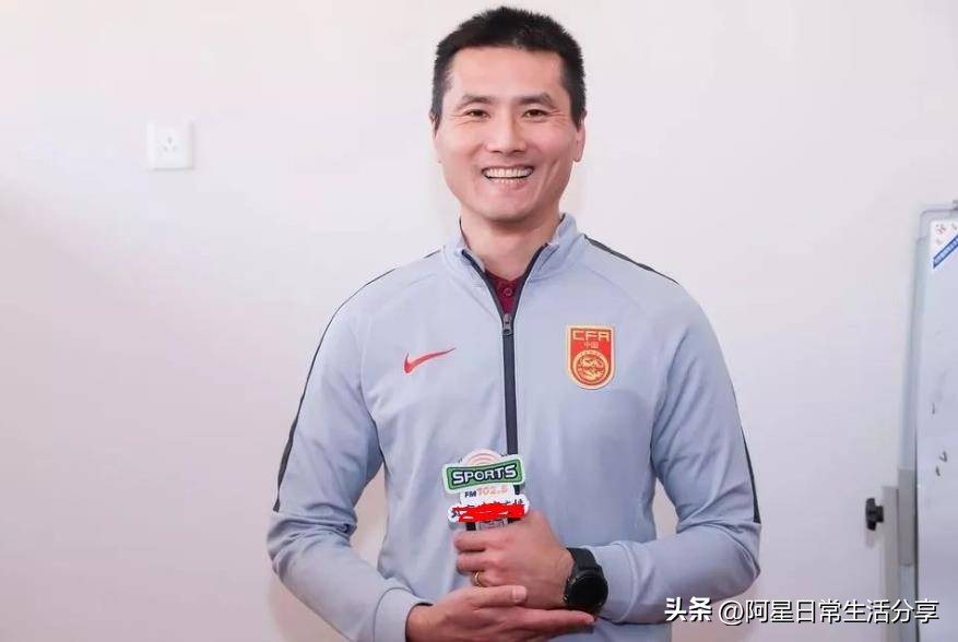 邵佳一讨论中国足坛历史最佳阵容,足球运动员邵佳一图片