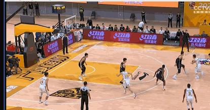 广厦对阵辽宁孙铭徽,孙铭徽怒喷裁判