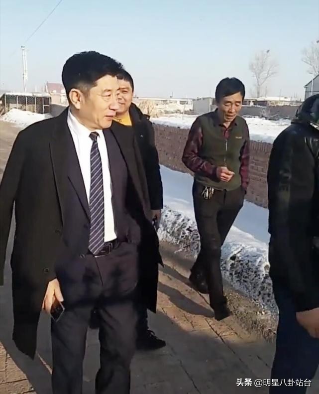 东北“巨骗”*相贵陈**的传奇生涯演员之梦百万手机号购买与重刑入狱