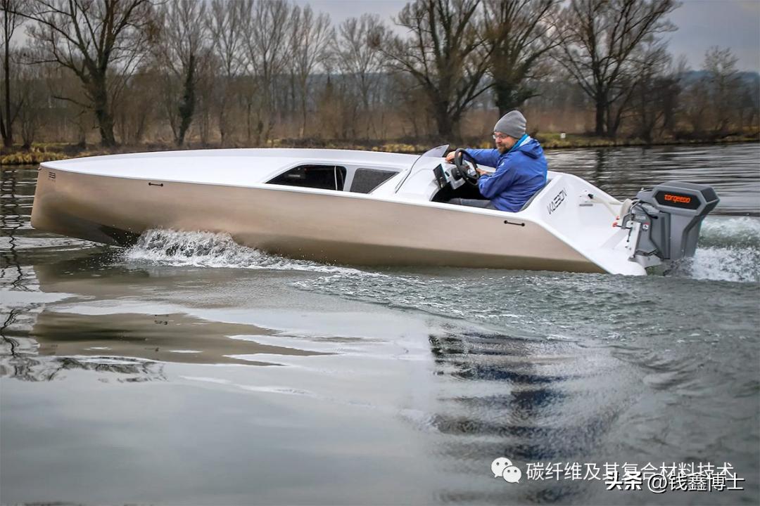 国外推出的碳纤维电动船整备重量仅89kg可用汽车运输，且价格亲民