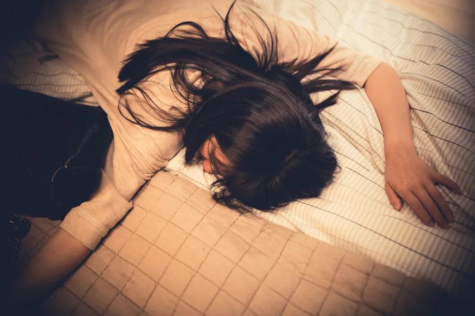 女儿成全局长夫人的激情幽会：真爱有毒（小说52）