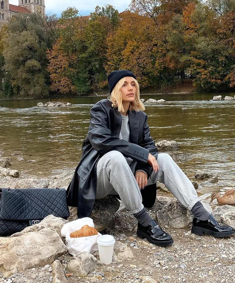 粉红卫衣穿搭女春秋套装,粉色连帽卫衣套装内搭