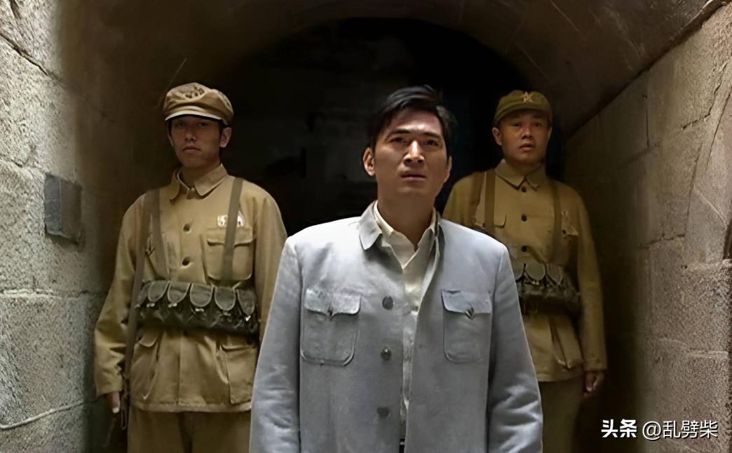 深渊II（77）他终于回来了，真正的战斗即将开始，背后的人又是谁