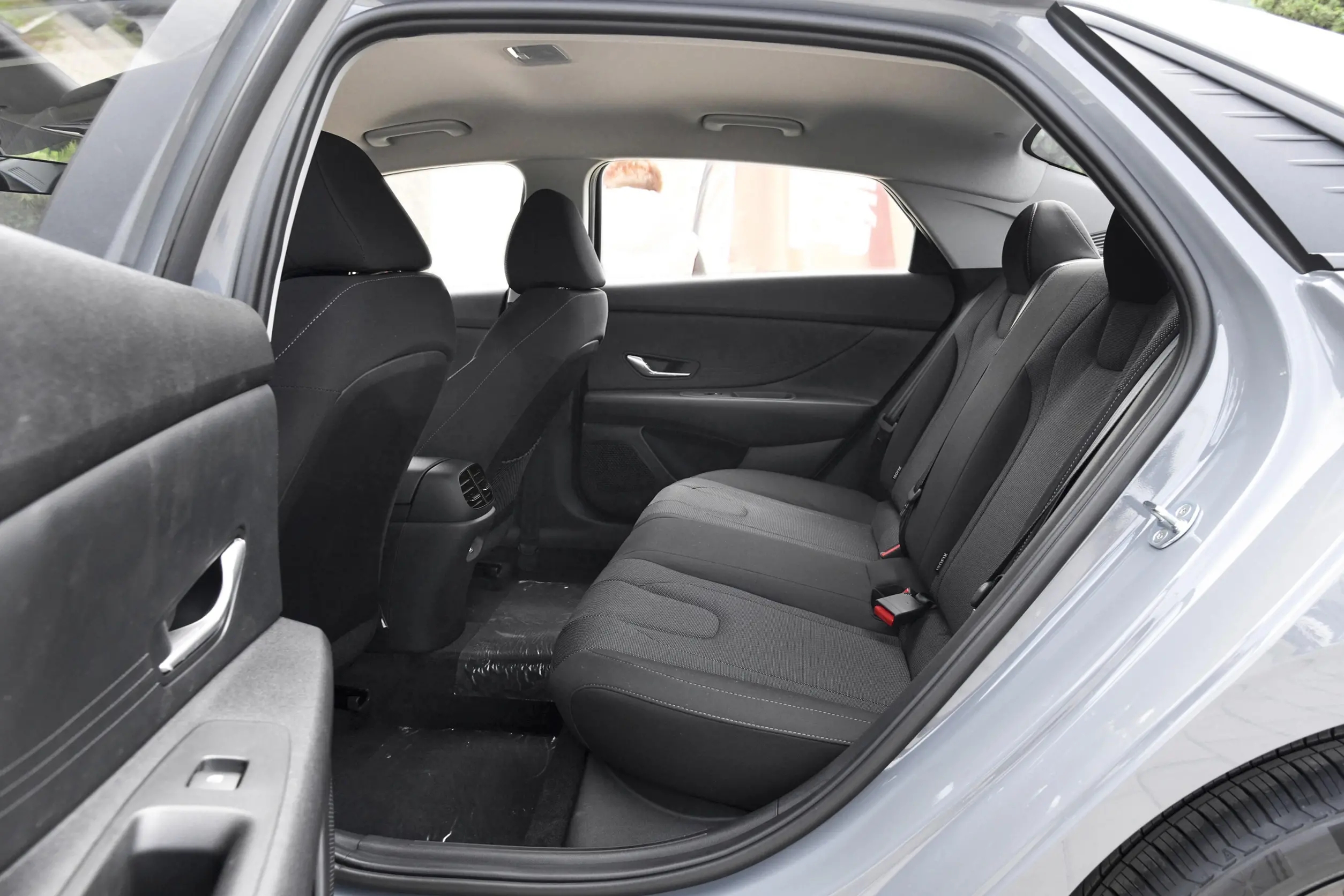 十万预算这三款家轿最多人买,宽敞省油还运动10-15万家轿大推荐