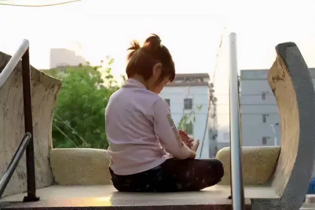 低层次的父母，不停讲道理，高层次的父母，两个步骤解决问题