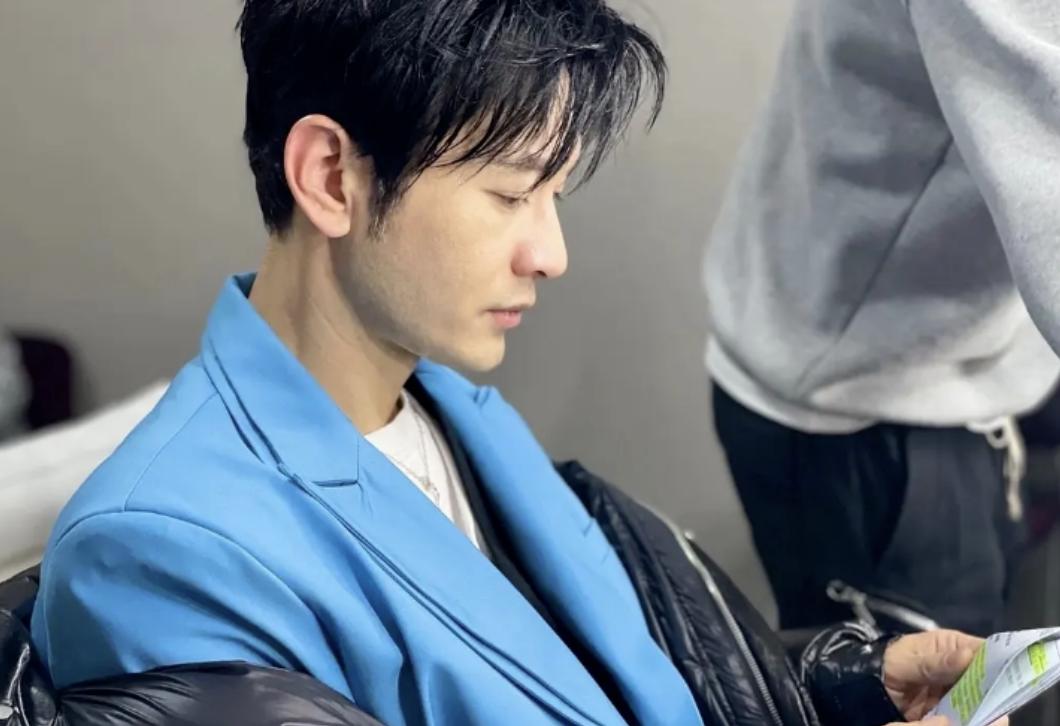 娱乐圈还有哪些假臀假肌肉,假臀假肌肉假肩膀的明星们