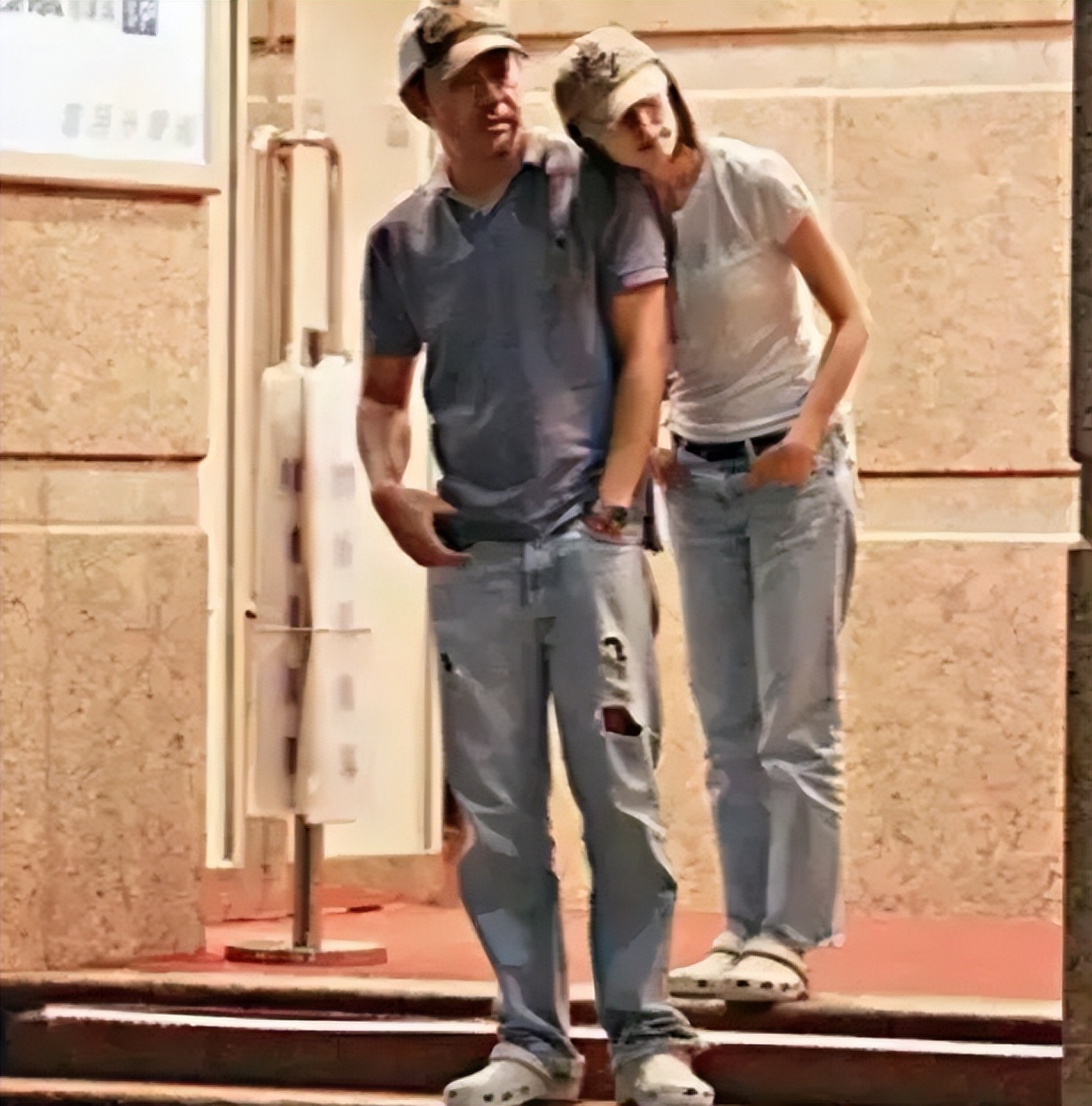 郭蔼明刘青云现状,刘青云哪一年生的郭蔼明家世背景