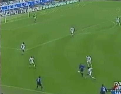 足球外星人全名叫什么,足球外星人