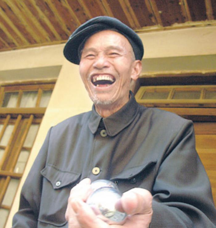 1984年，*小平邓**接见唐进新，闲聊时谈起江西，*小平邓**开了一个玩笑