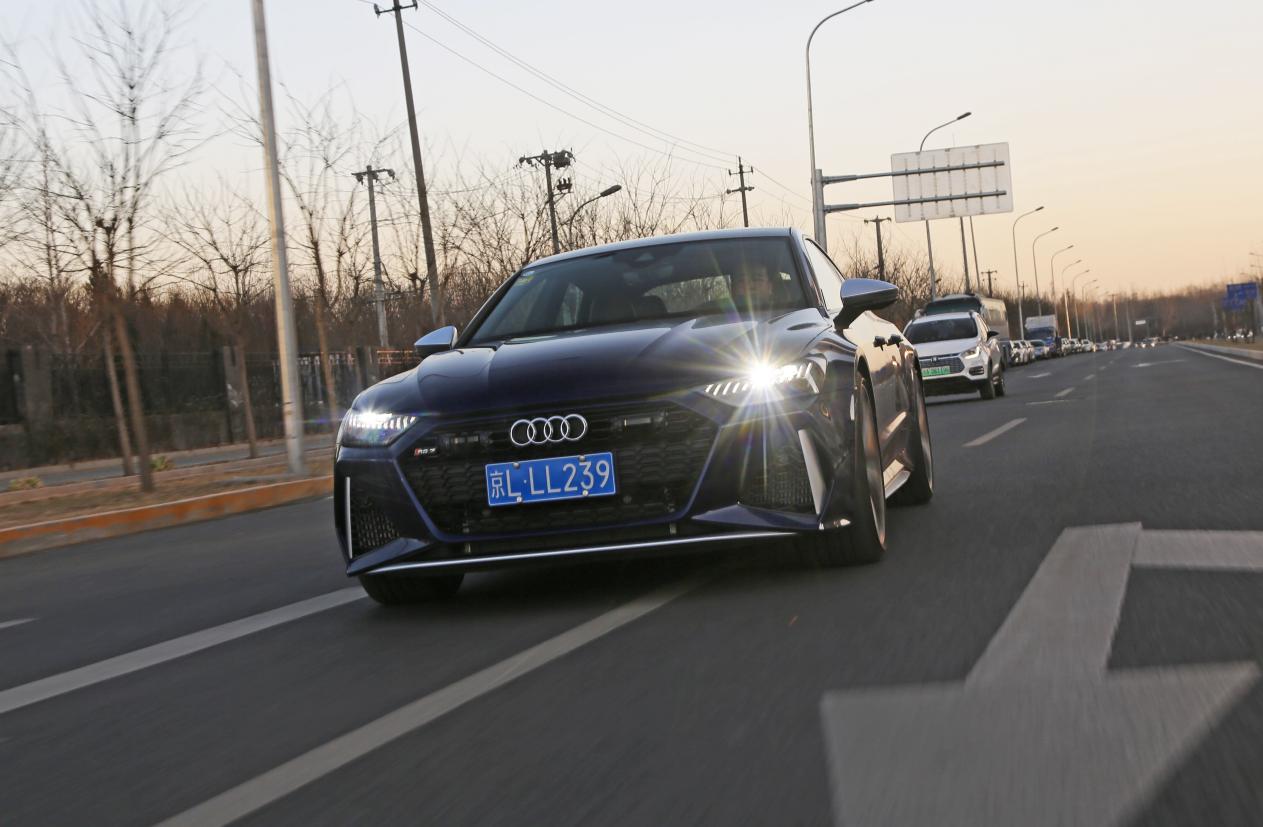 奥迪rs7高端大气是成功男士的首选,新款奥迪rs7sportback