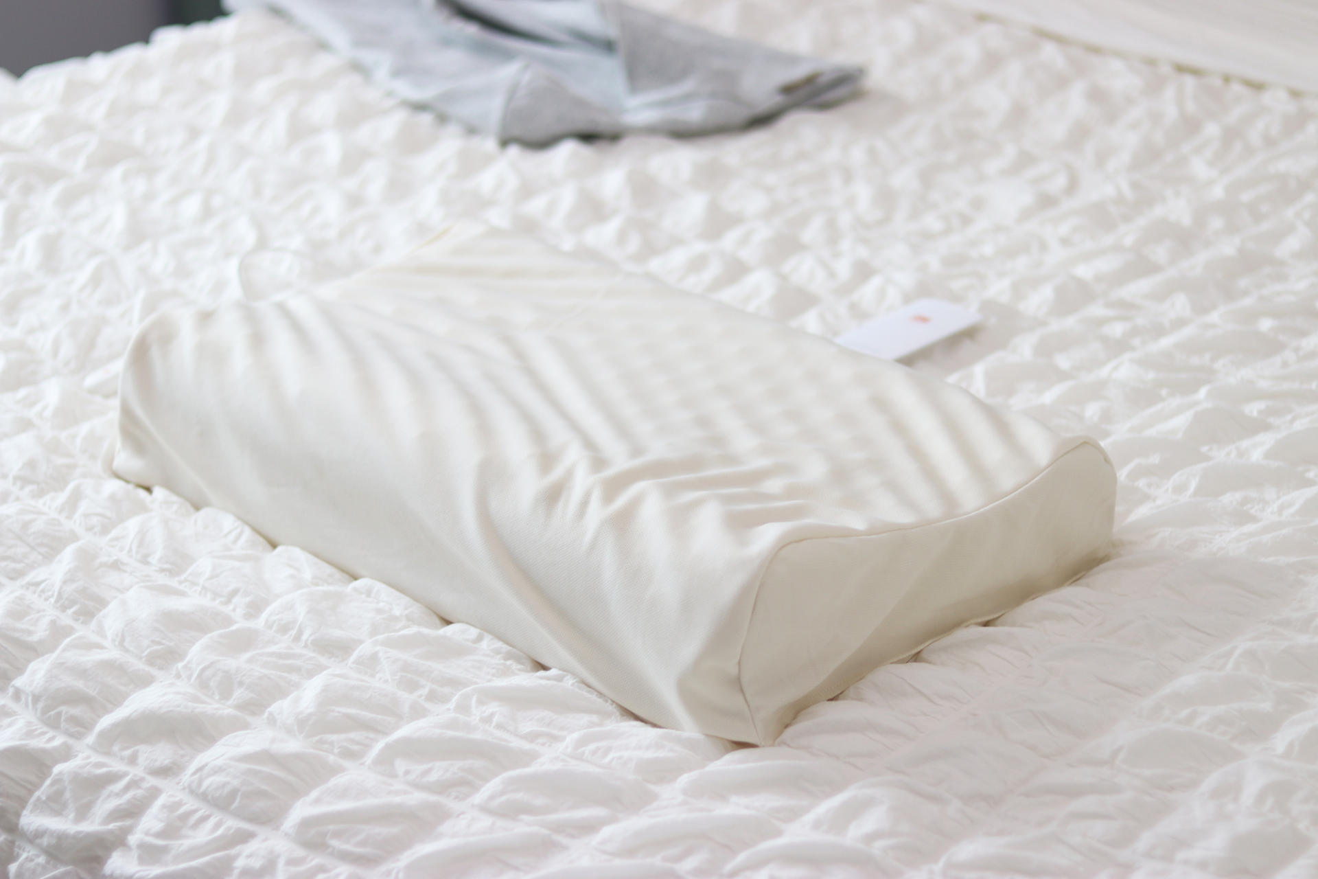 米家智能枕和8h智能枕,睡眠监测智能枕头