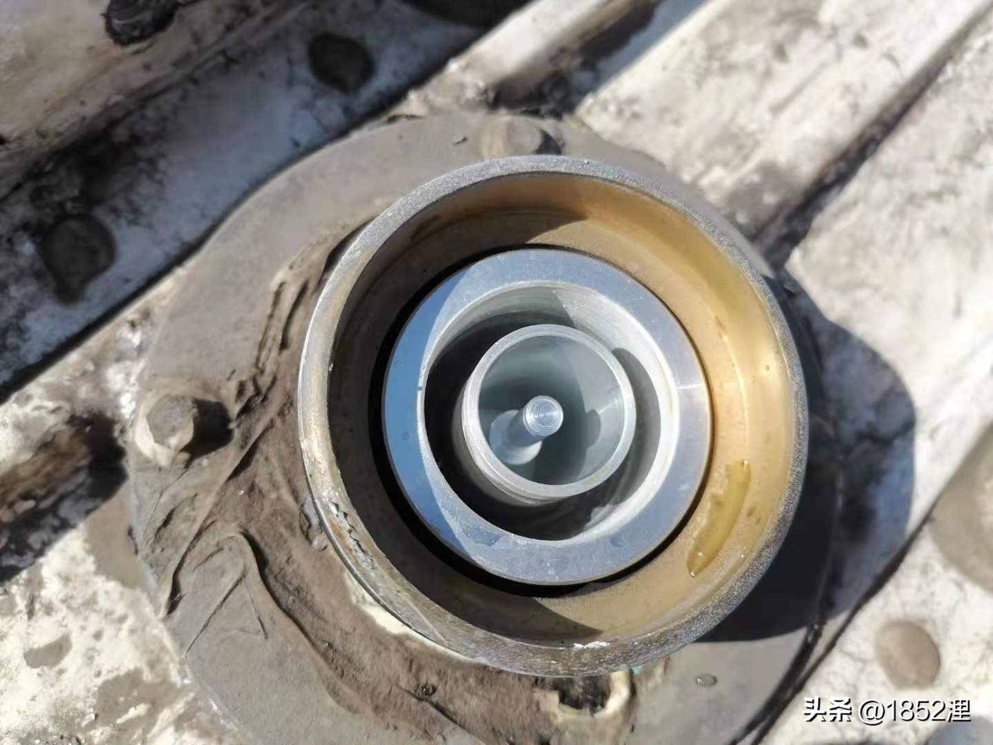 轮船上面的雷达天线,船用雷达天线转一下就不转了