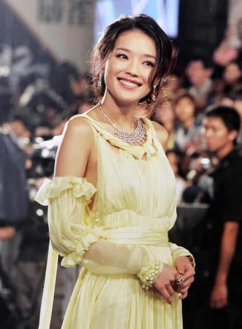 “三级片女神”舒淇：15岁“一脱成名”，40岁结婚，备孕五年