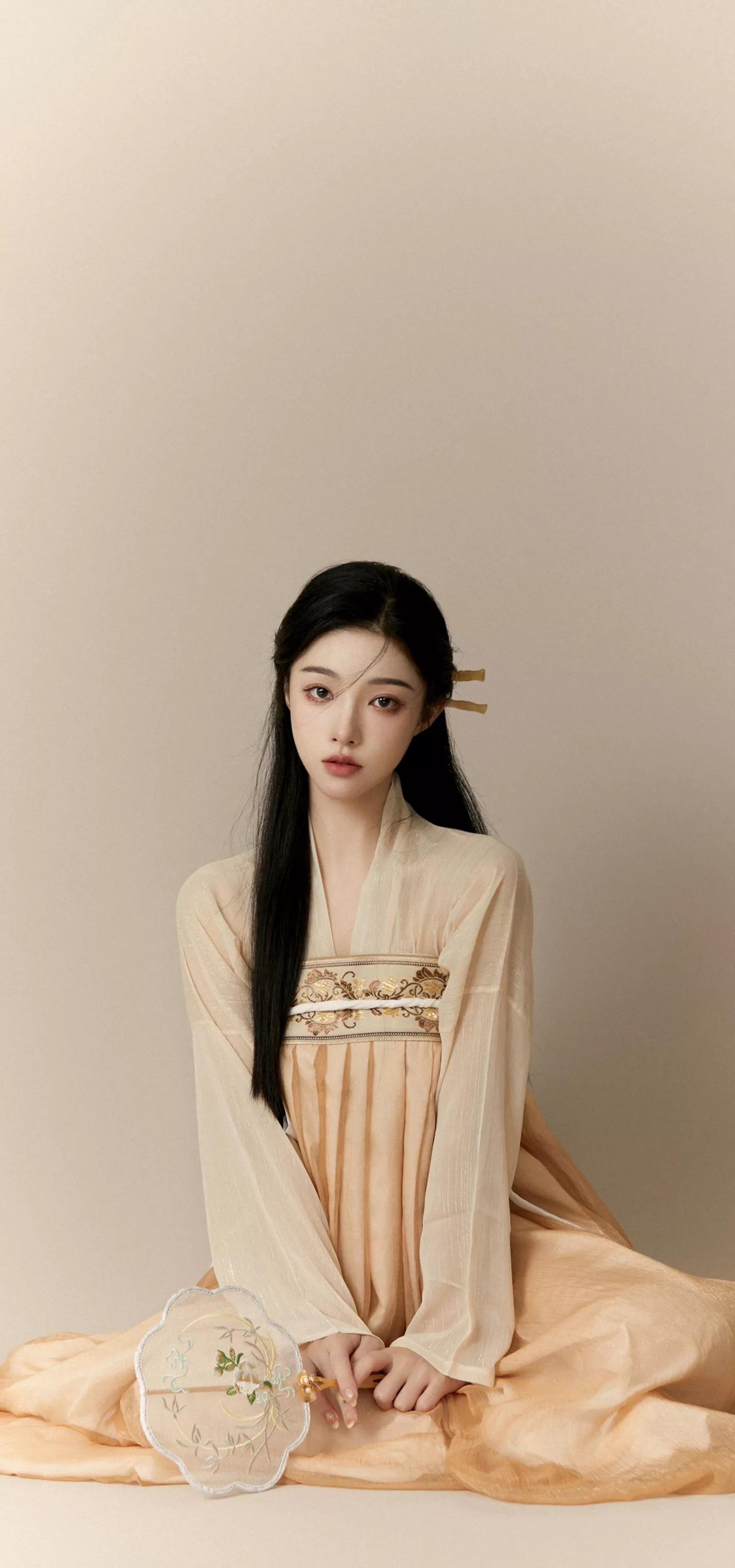 唯美古风金黄汉服美女壁纸,梦回大唐汉服夜景拍摄