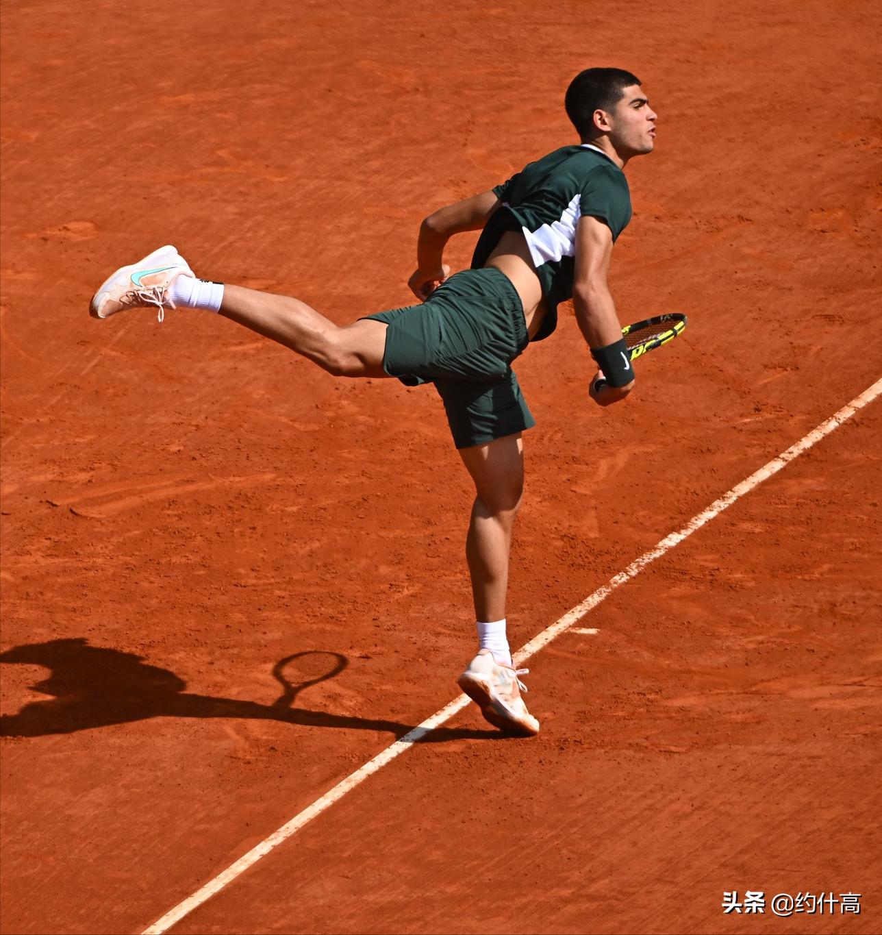 新生代小帅哥阿尔卡拉斯，被纳豆和小德宠溺的网坛小鲜肉