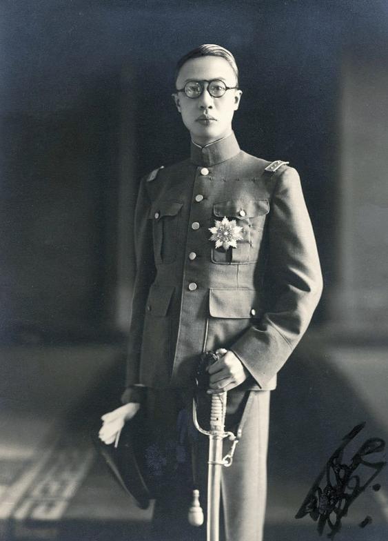 新中国成立后，前清皇帝溥仪何去何从？毛主席、周总理都很关心他