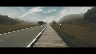 大长腿晶女郎+“过气”动作明星，这组合想不烂都难