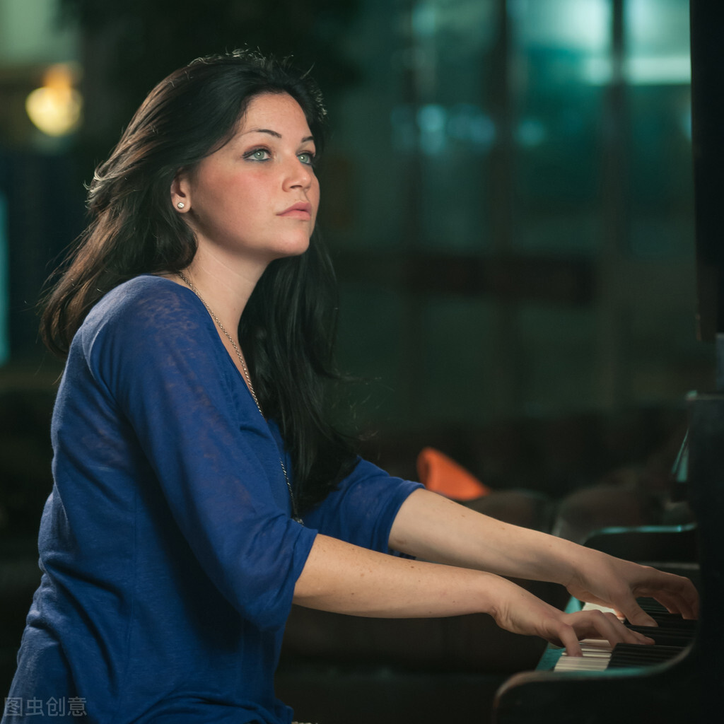 闺女上学谈恋爱怎么办,养女在家里没地位27岁不敢谈恋爱