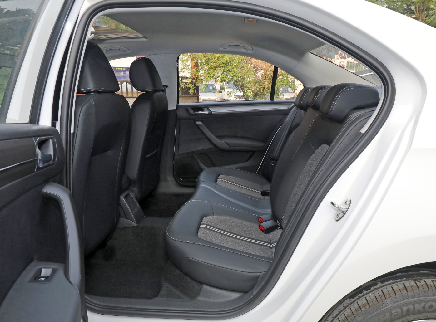 12万左右的桑塔纳,6万块的桑塔纳适合买吗