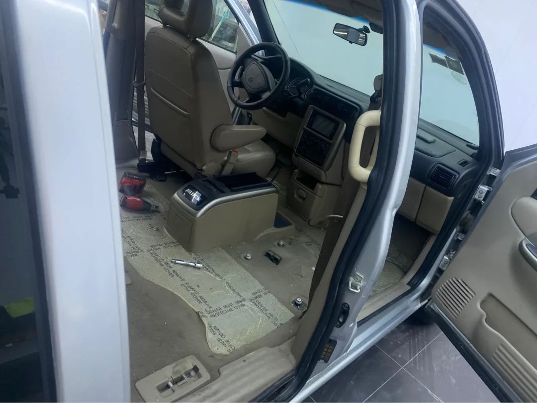 12款经典gl8车身翻新,怪兽修车老车翻新