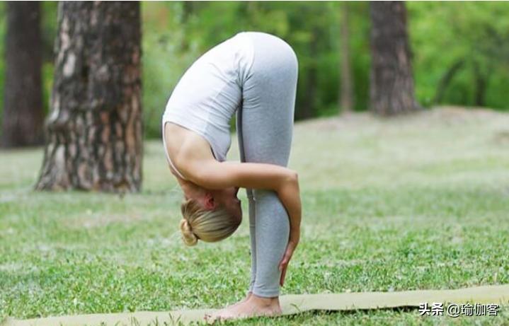 锻炼到腹部肌肉的瑜伽体式,拉伸腹部瑜伽全部体式
