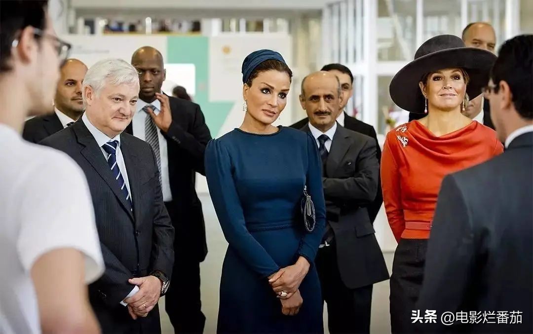 卡塔尔王太后配饰价格,卡塔尔王太后佩戴价值200万的胸针