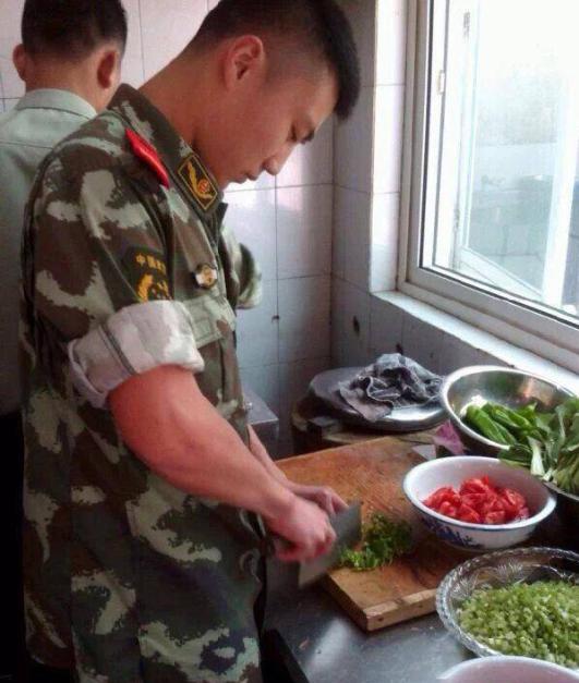 高位截瘫消防员朱铭骏还活着吗,29岁截瘫消防员朱铭骏怎么样了