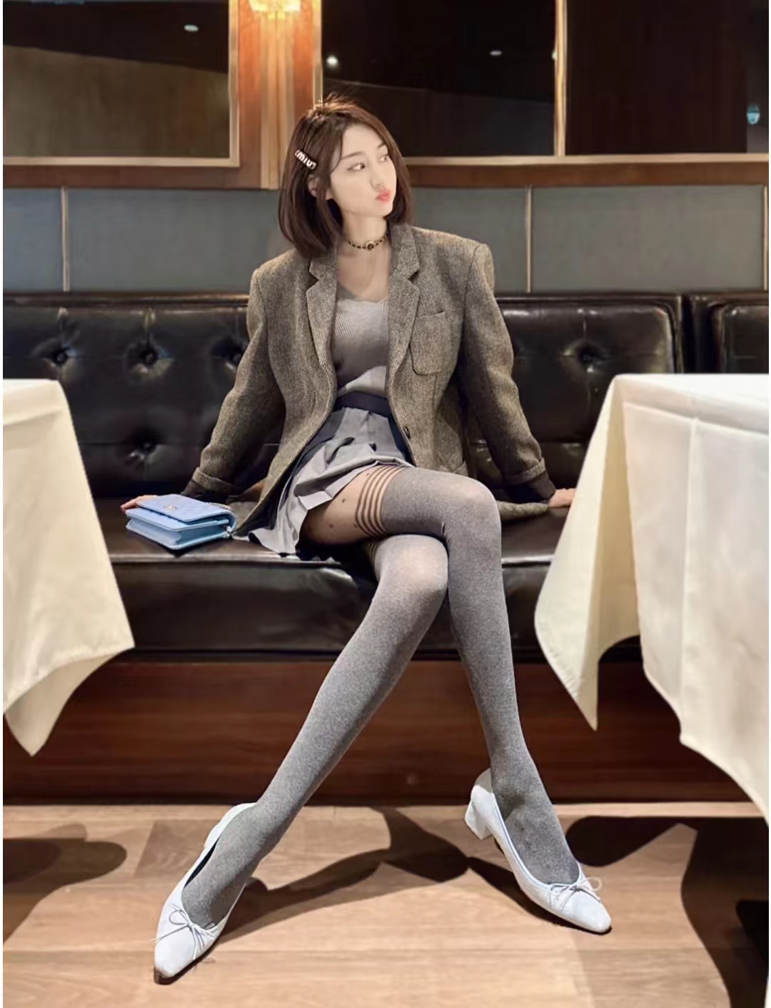 西装外套怎么搭配裙子好看气质,西装外套搭配时髦女士