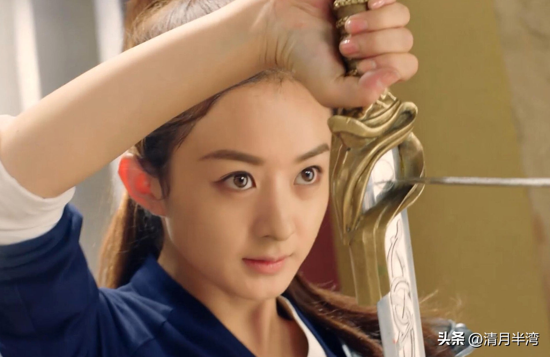 女将军别硬演，把这12位放一起看，矫揉造作与英姿飒爽，差距真大