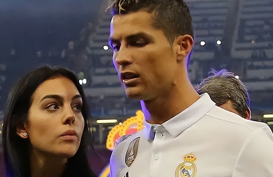 c罗未婚妻乔治娜高甜瞬间,c罗晒出和女友乔治娜的恩爱照片