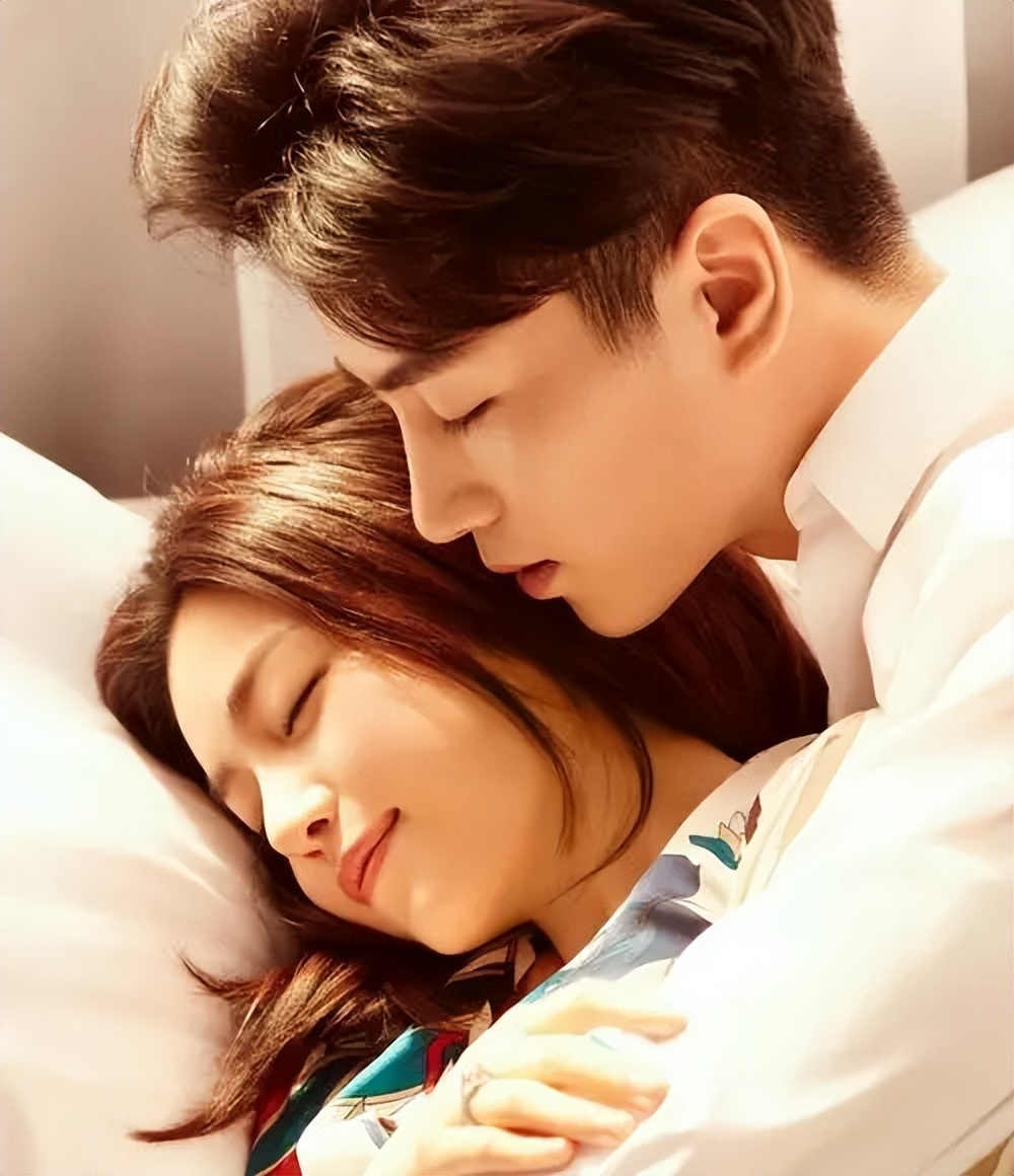 《半熟恋人2》中，陈晓陈妍希的微信头像都是关于对方的，好有爱