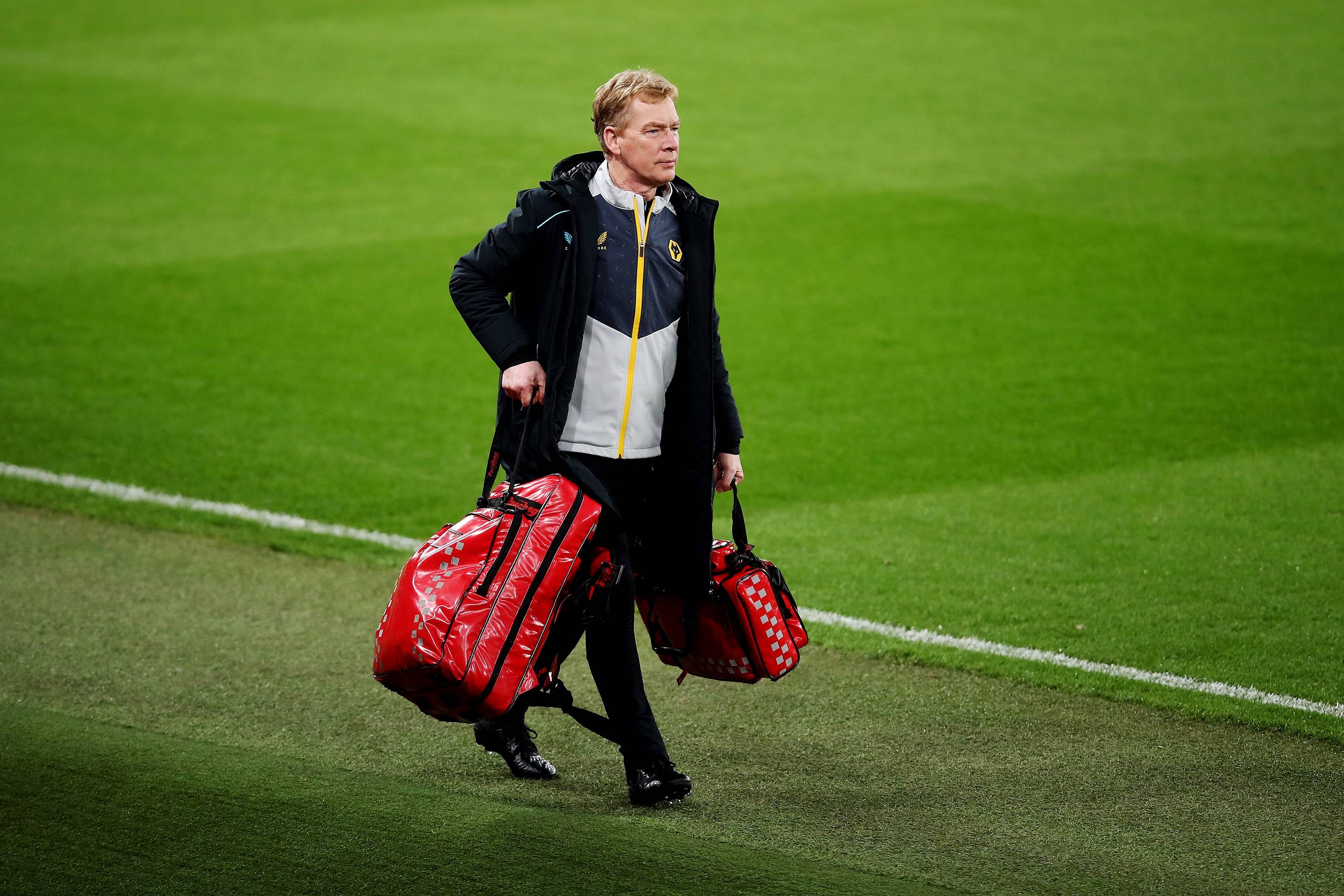 效力23载!狼队幕后传奇队医马特·佩里告别莫利纽