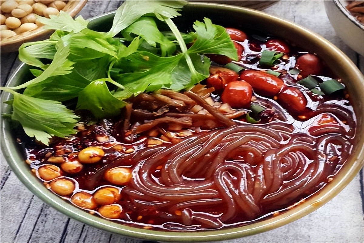 2023年特色酸辣粉加盟店,有前景的正宗酸辣粉加盟