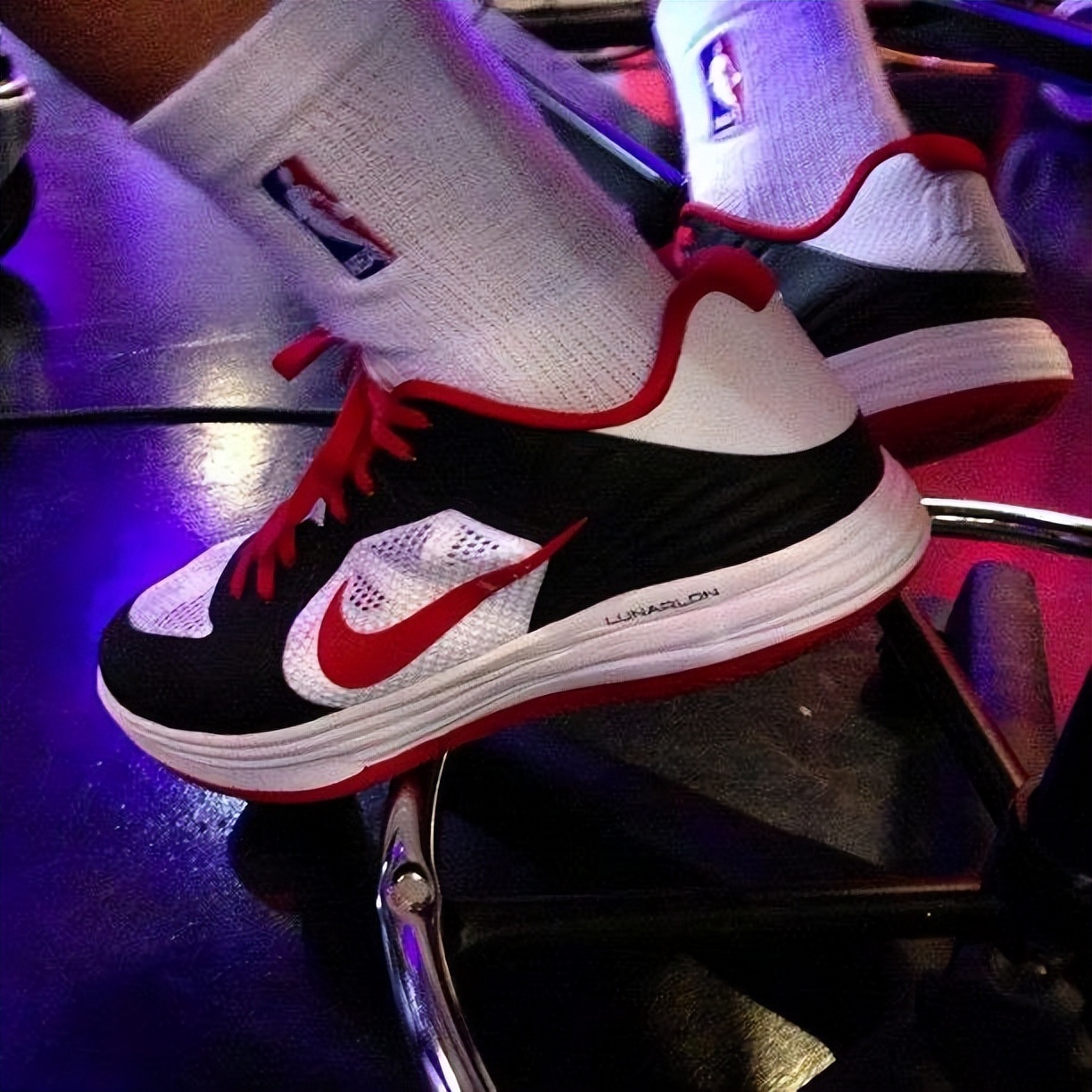 林书豪和阿迪达斯合作的球鞋,林书豪最近代言的篮球鞋