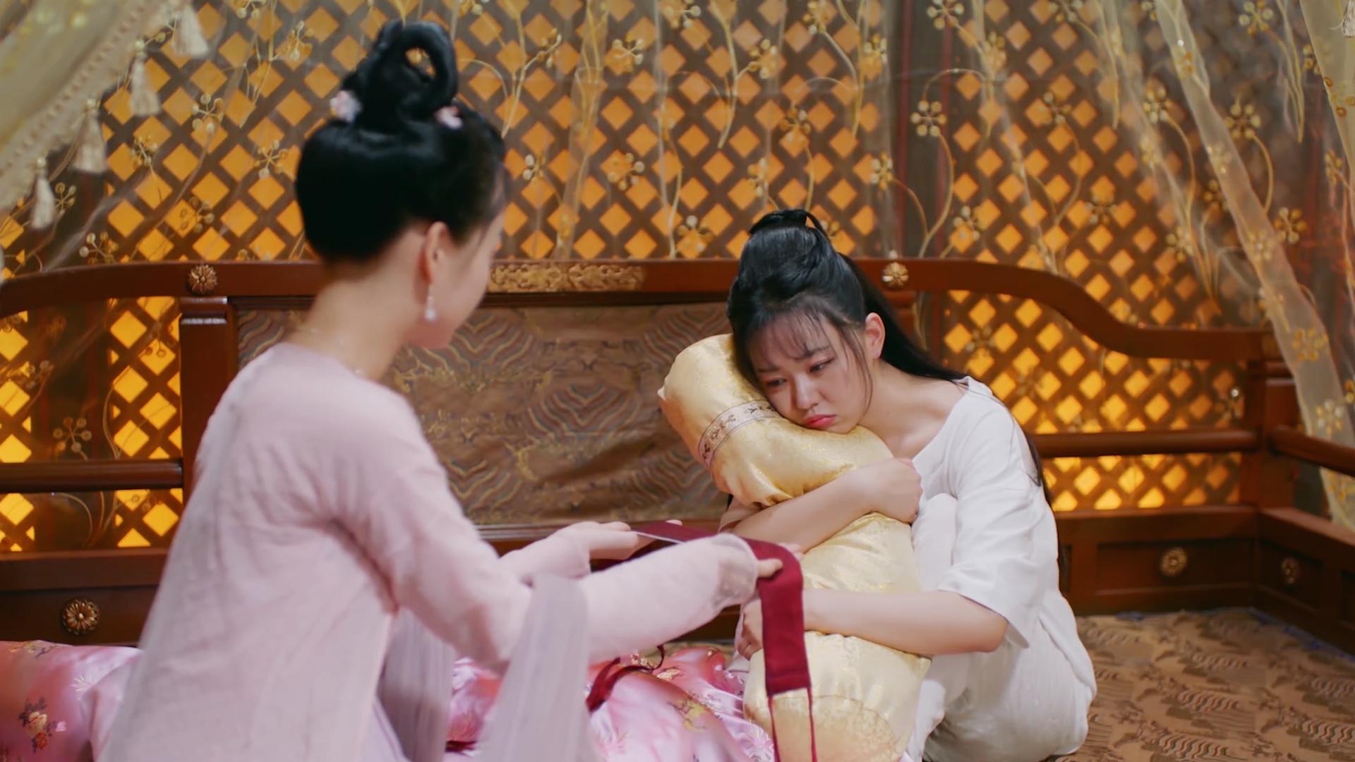 城主大人1：女子被迫穿男装当皇帝，成年后还被妃子追着要同房！