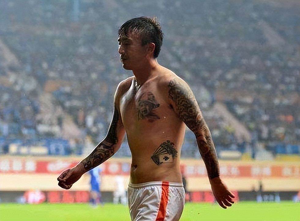 丢人丢到国外的运动员,中国男足张琳芃赛前动员视频