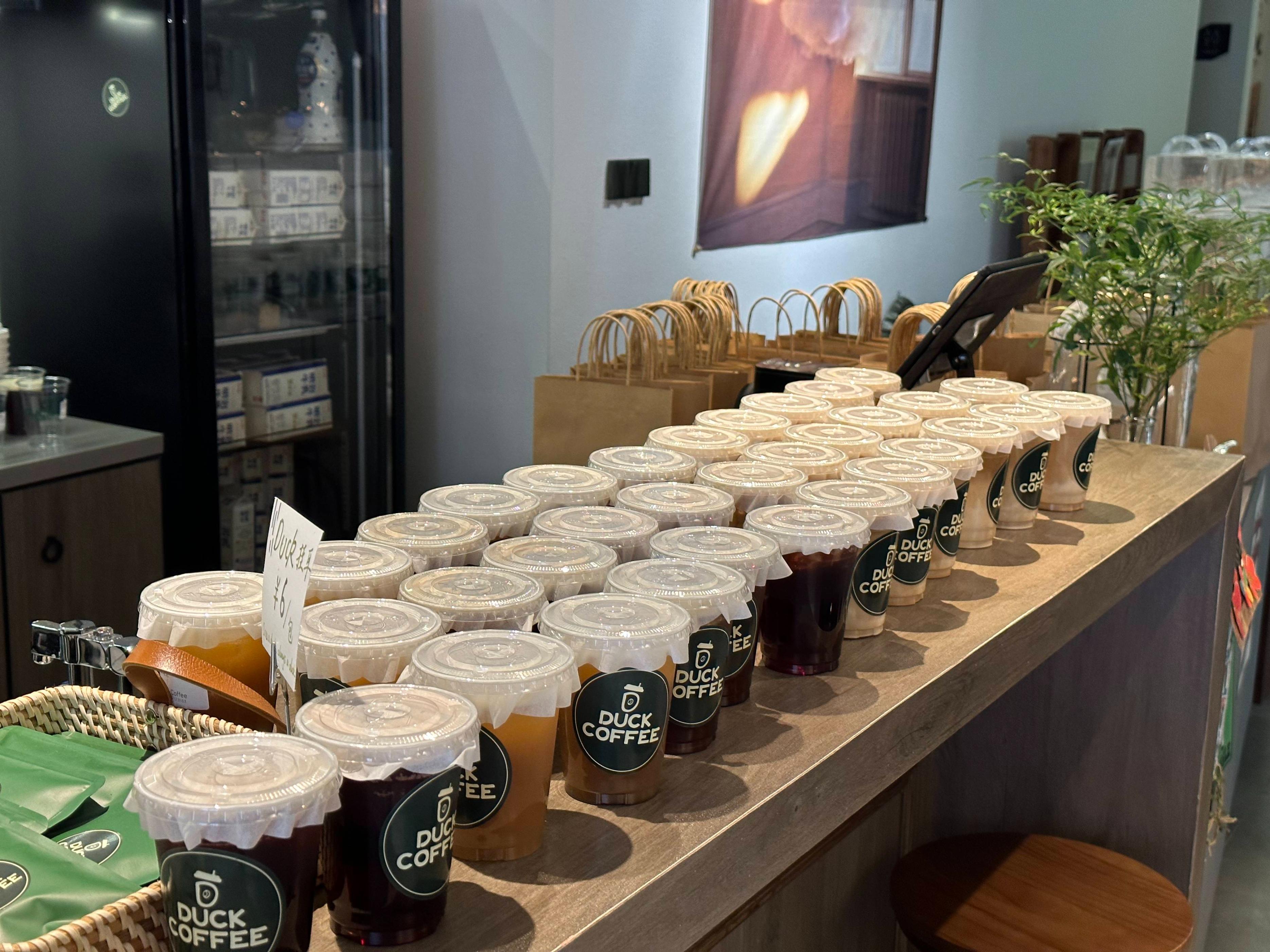 县城网红店一杯咖啡六七十医生消费缓解压力