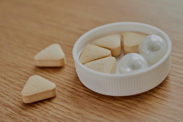 2块钱一瓶维C与98元一瓶维C，有啥不同之处？医生说出实情